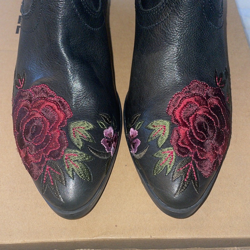 NWT Sheridan Mia SHALLOT Black Leather Embroidered Boot - Picture 8 of 15